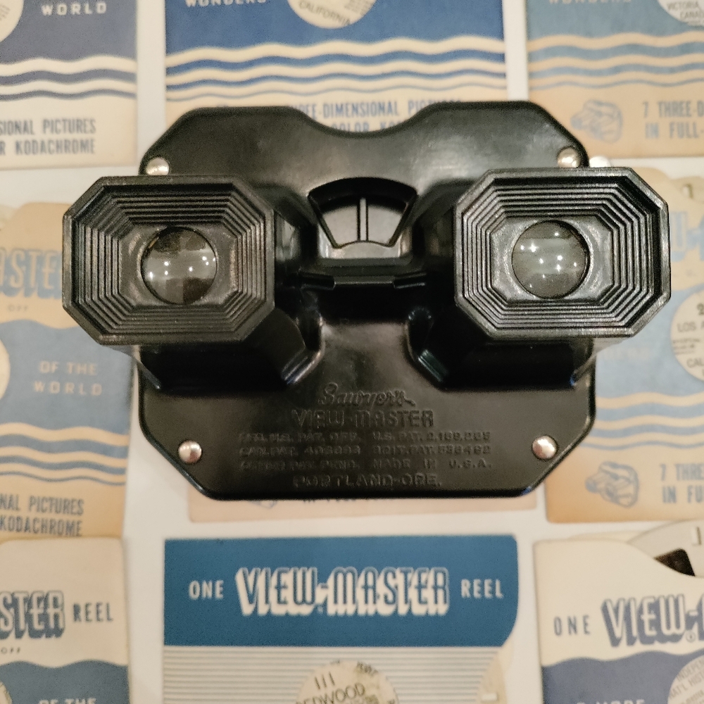 Vintage View Master With 9 Reels